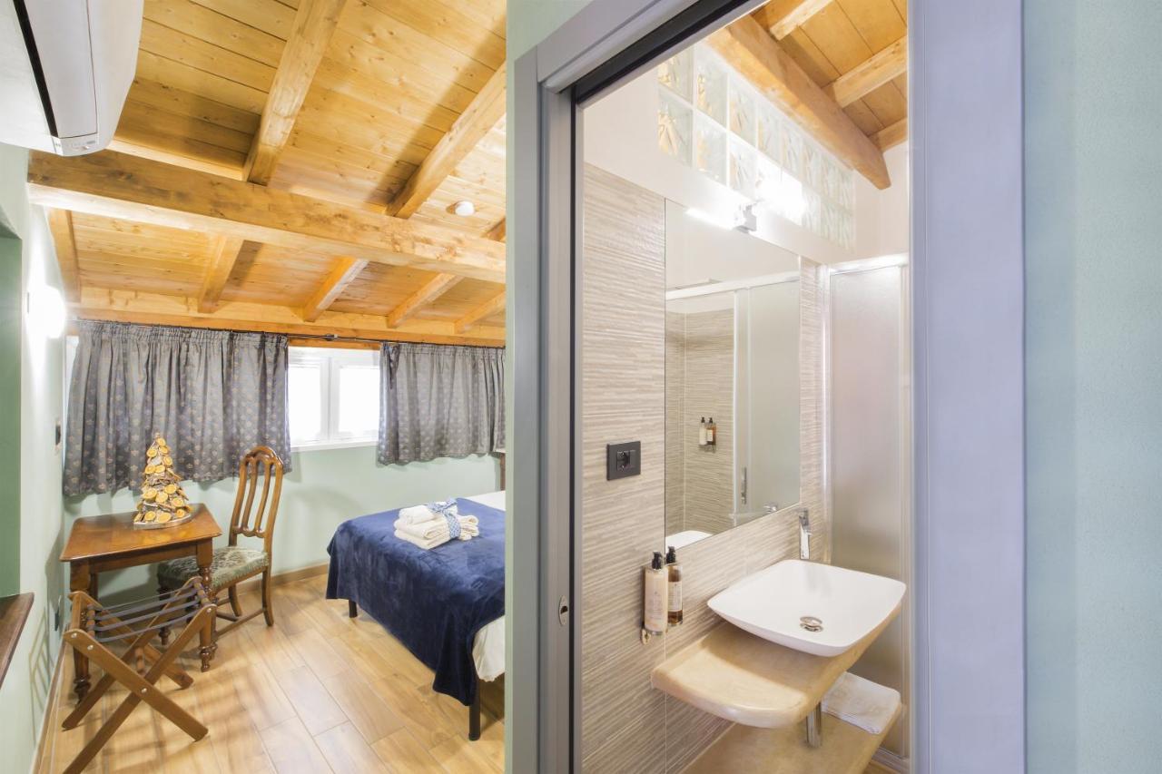 Alla Porta Di Sotto B&B Fivizzano Exterior photo