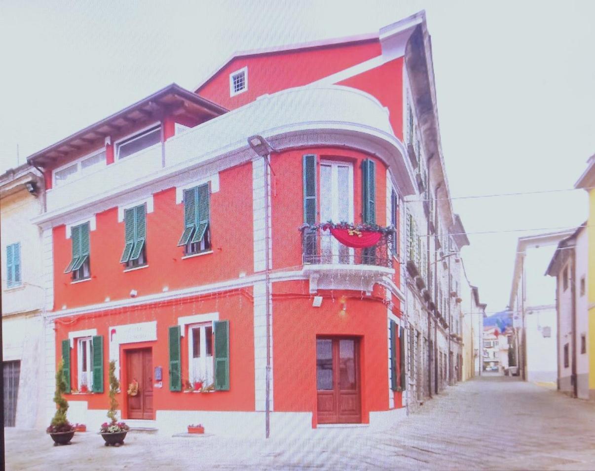 Alla Porta Di Sotto B&B Fivizzano Exterior photo
