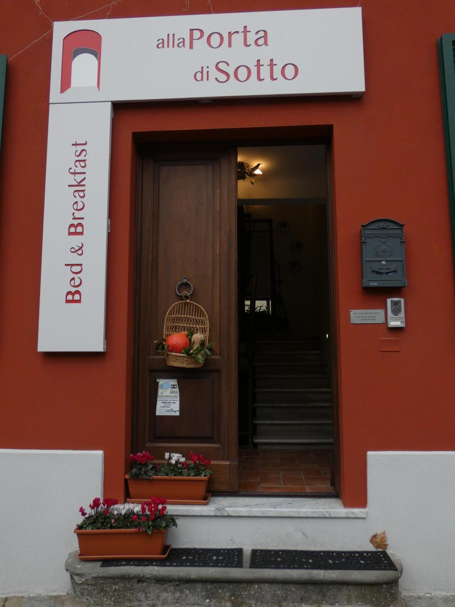 Alla Porta Di Sotto B&B Fivizzano Exterior photo